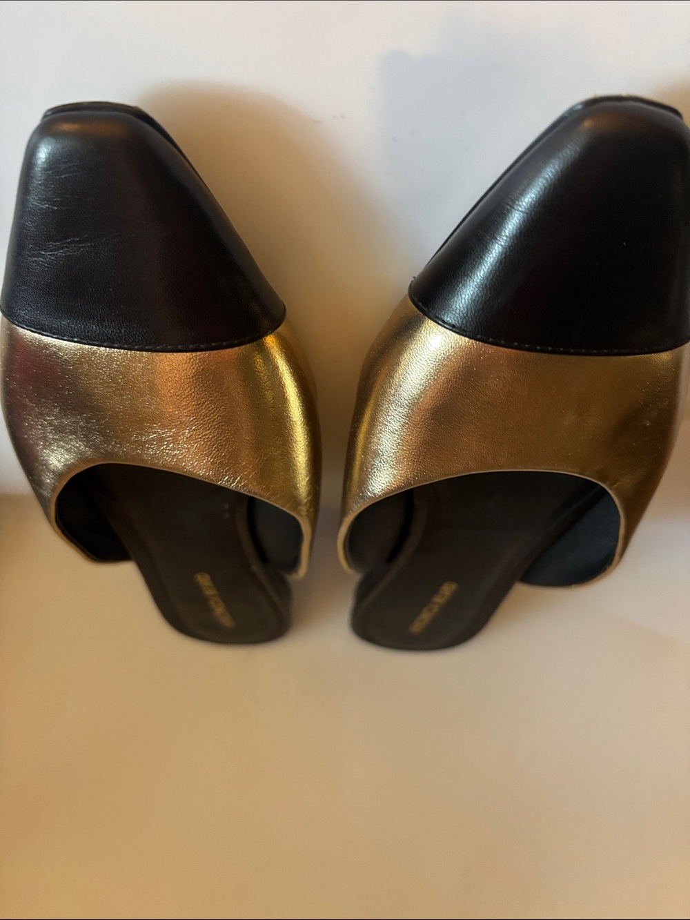 Veronica Beard Metallic Gold and Black Pointed Leather Mules - Picture 9 of 9